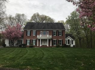 10 Stephen Ct, North Haven, CT 06473