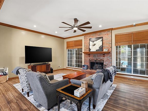 4th image of 9817 Horseshoe Rd