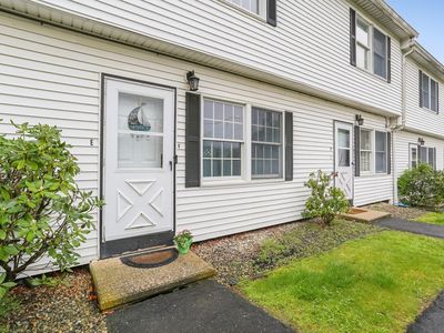 498 Naugatuck Avenue APT E, Milford, CT, 06460