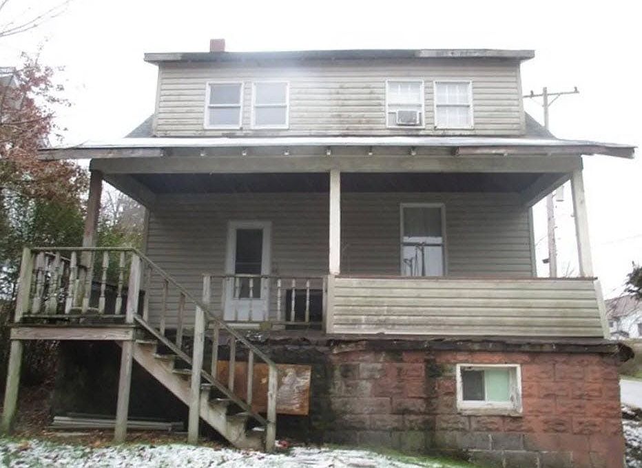 2nd image of 1501 E Stewart St