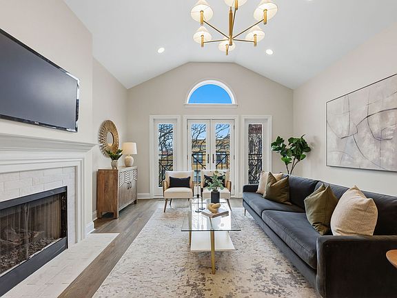 2nd image of 1035 W Taylor St #3