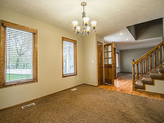 5th image of 22580 Forrester Ln