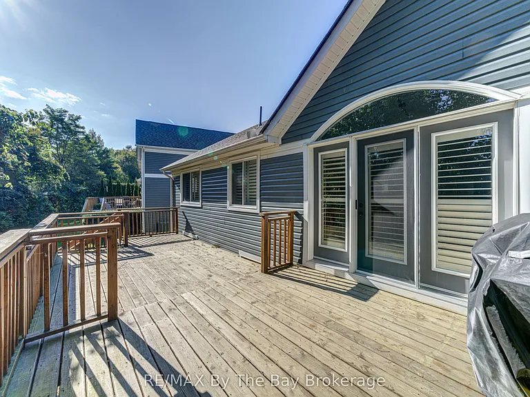 32 Green Briar Dr — Photo 4