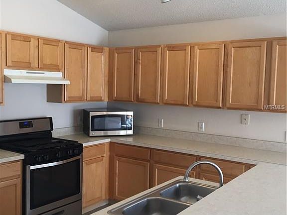 5th image of 338 Sir Phillips Dr