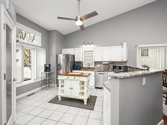 2nd image of 19073 Twilight Trl