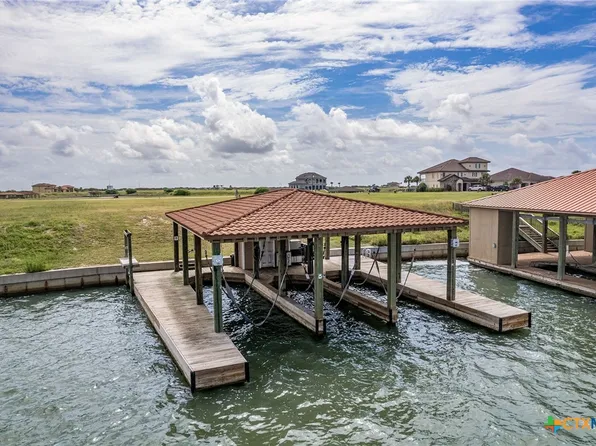 76 Chardonnay Way, Port O Connor, TX 77982