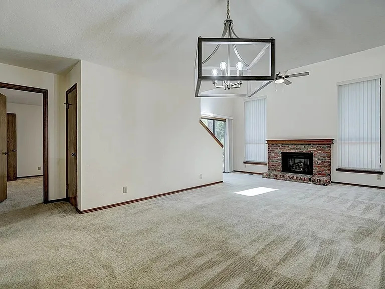 631 36th Ave NW — Photo 22
