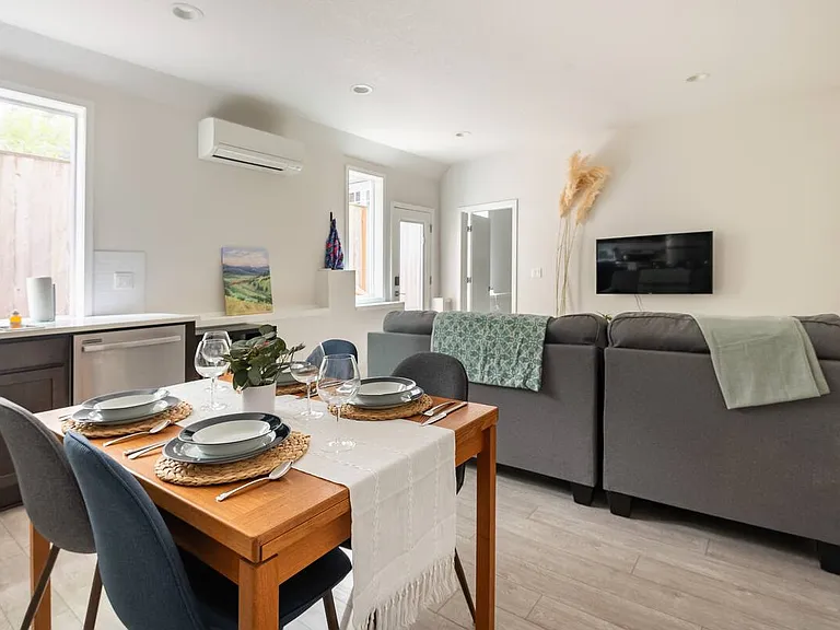 5201 NE 14th Pl #B — Photo 6