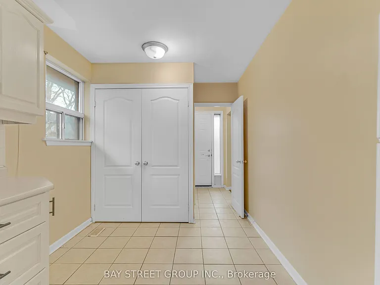 40 Bellbury Cres #UPPER — Photo 12