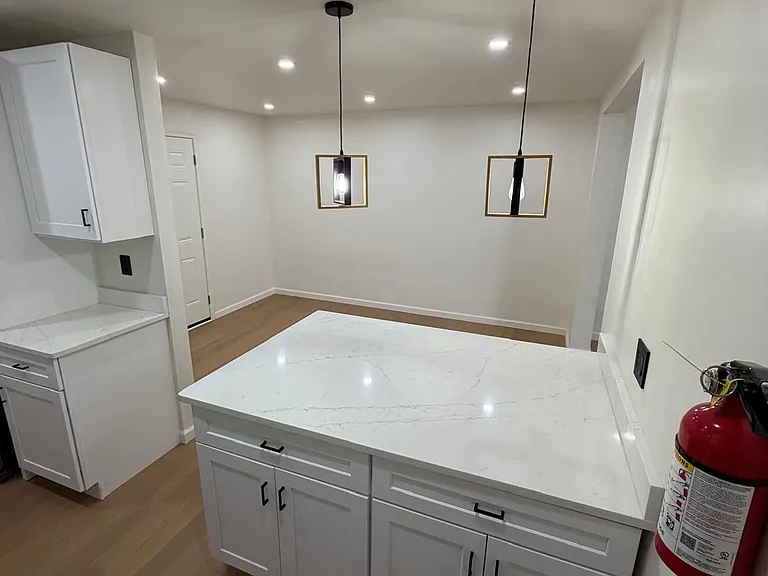 1304 Browning St — Photo 6