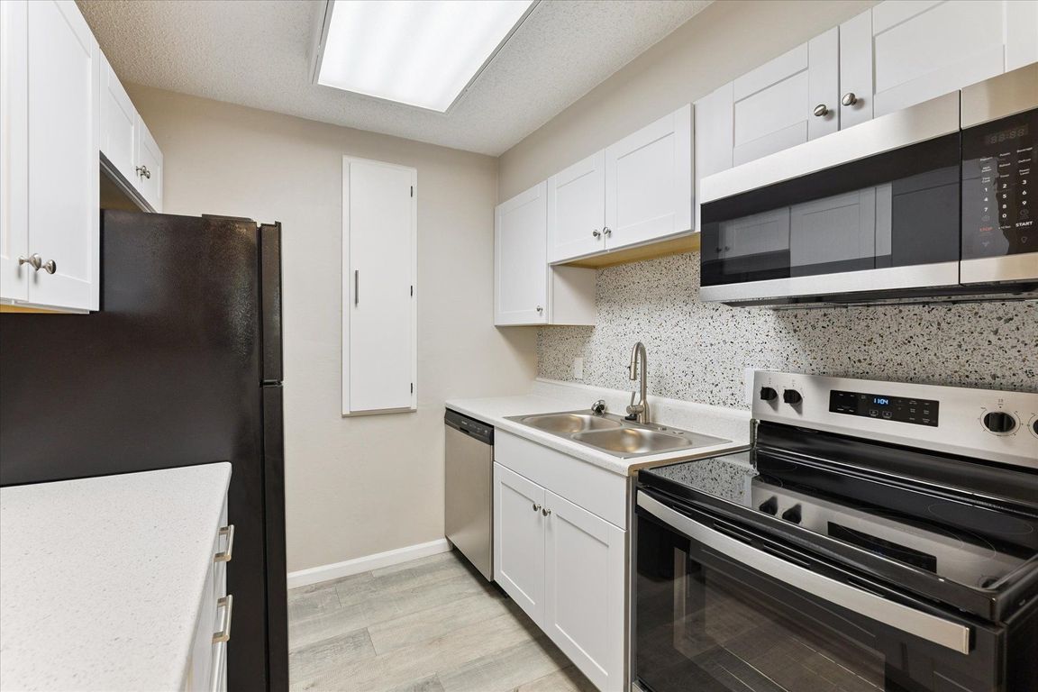 next background image