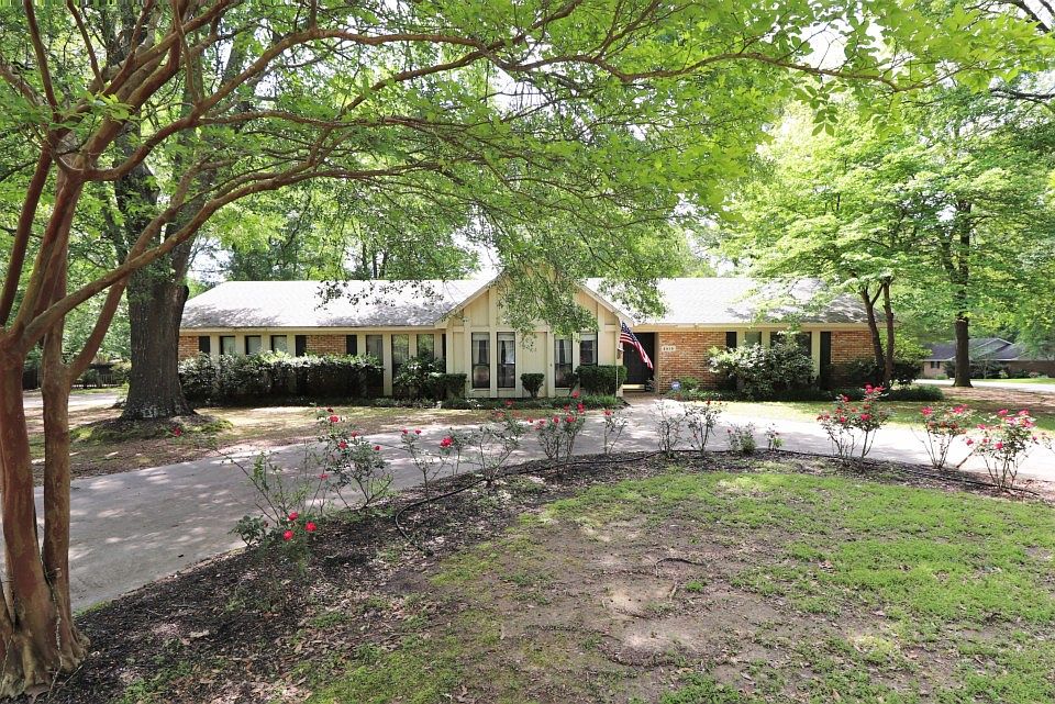 1st image of 2010 Capella Dr