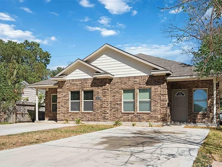 5105 Southwind St #A — Photo 2