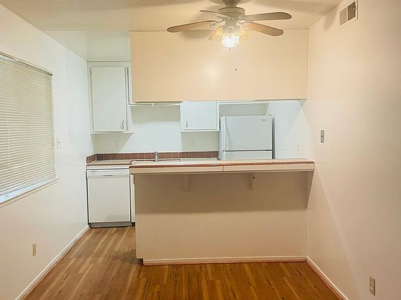 3rd image of 904 Dornajo Way #1