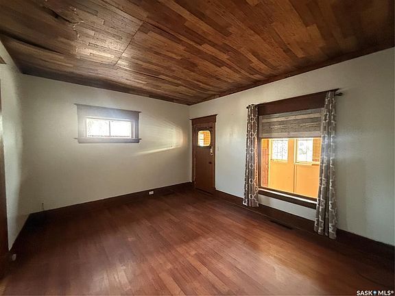 3rd image of 308 5th AVENUE W