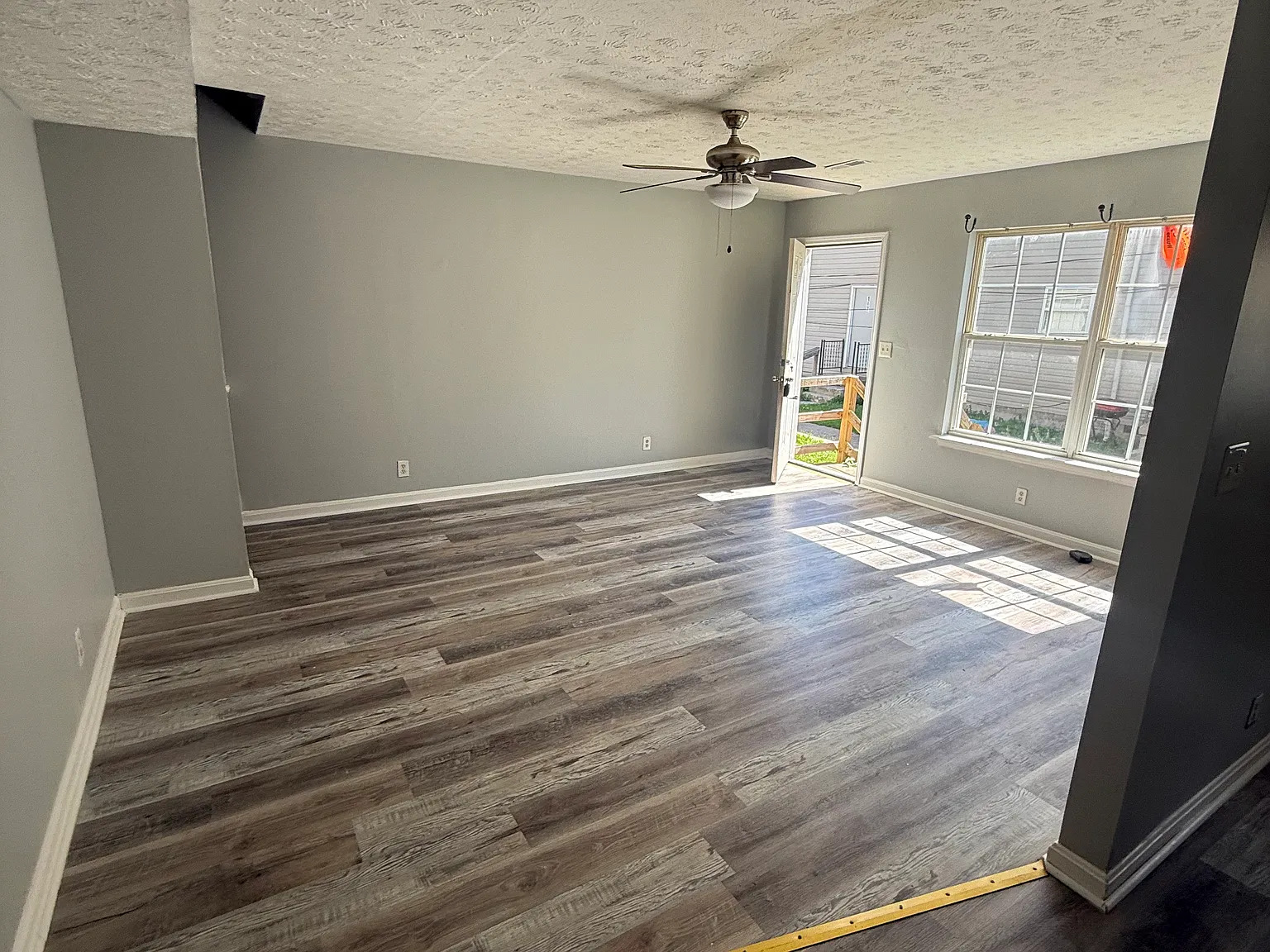 3 bed, 1200 sqft, $1,250 — Photo 3