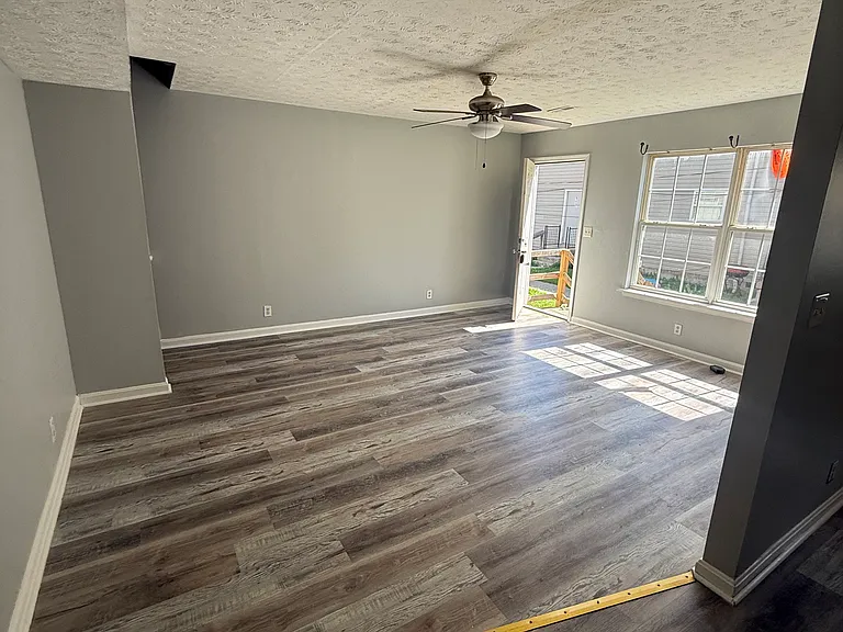 519 E Kentucky St #103 — Photo 2