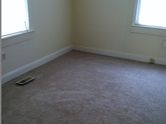 3rd image of 1411 W Walnut Ave