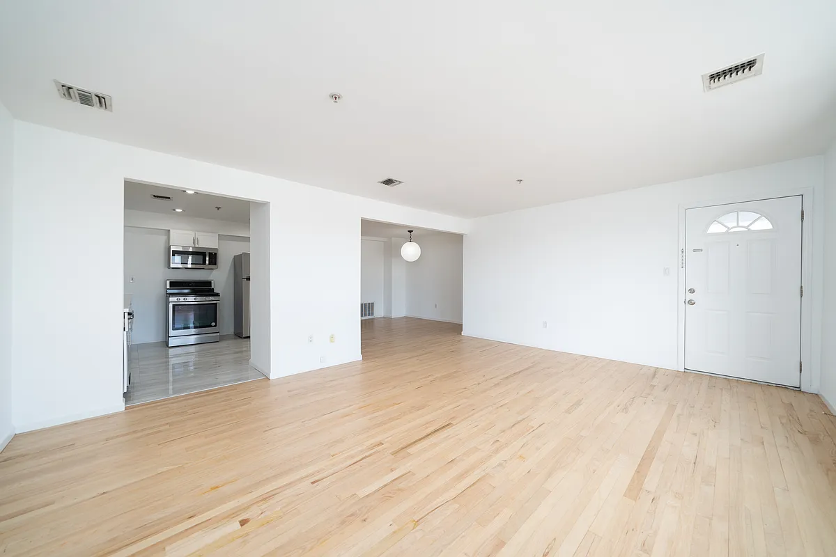 Building Photo - 8909 Riverside Pl #1