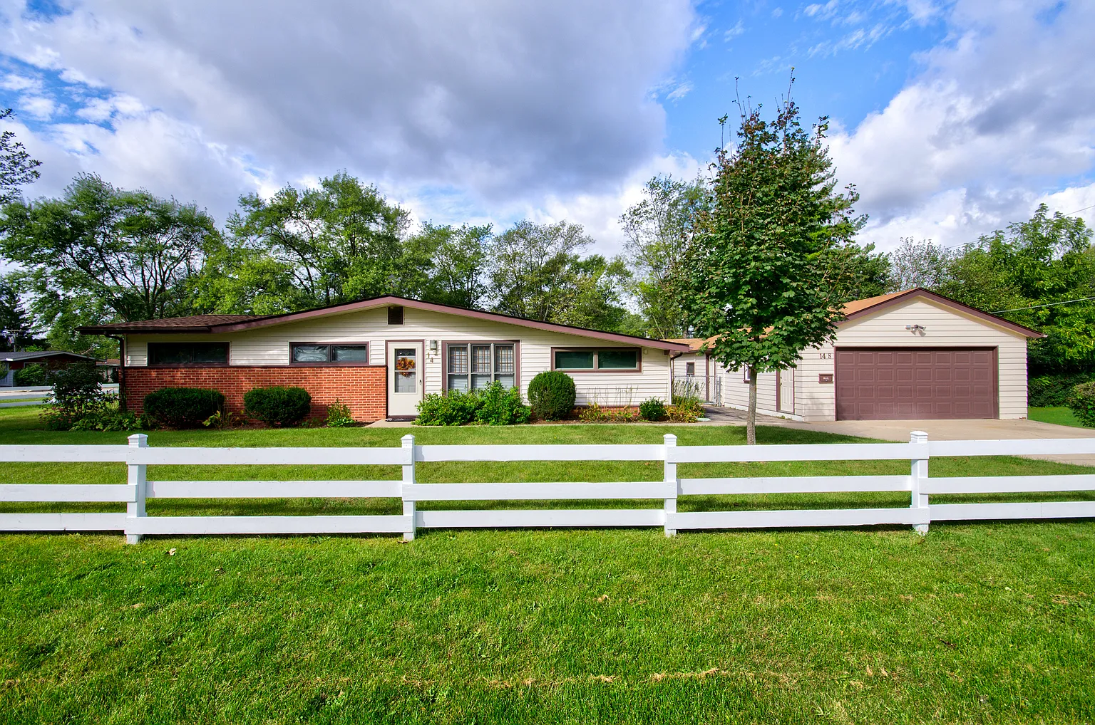 14 S Willow Way photo 1
