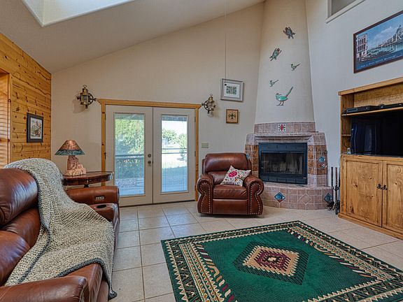 3rd image of 485 Katrina Rd