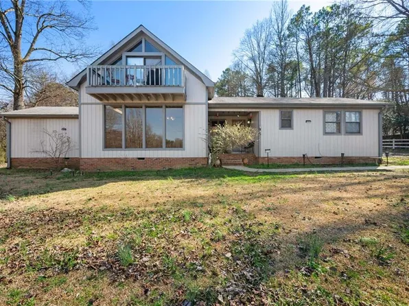 8430 Sundridge Dr, Fairburn, GA 30213