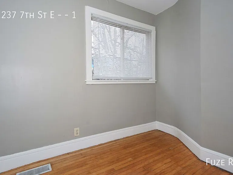 1237 7th St E #1 — Photo 12
