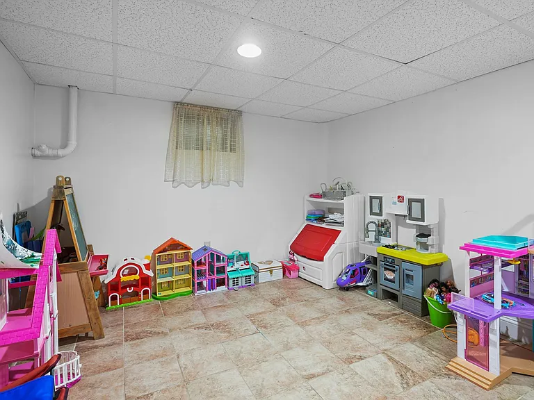 164 Hadley St #1 — Photo 29