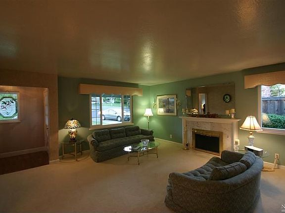 5th image of 30 Hillswood Dr