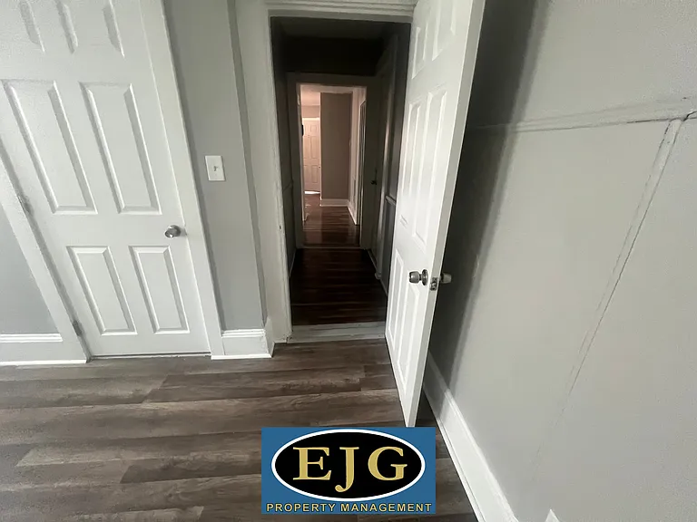 209 Pine St #2 — Photo 17