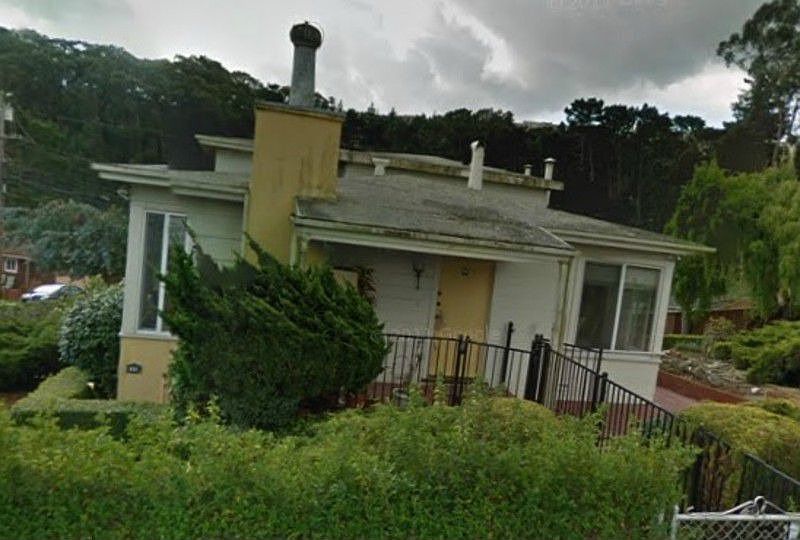1st image of Larchmont Dr