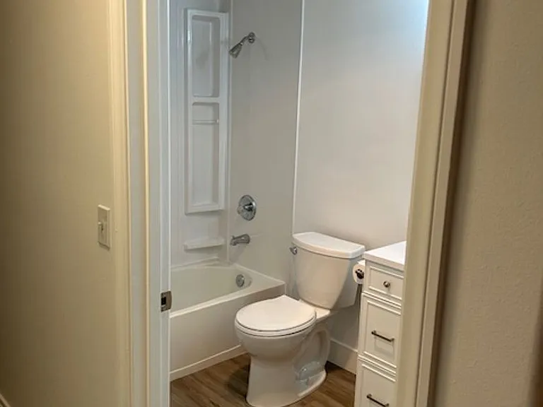 2805 NE 125th St #303 — Photo 12