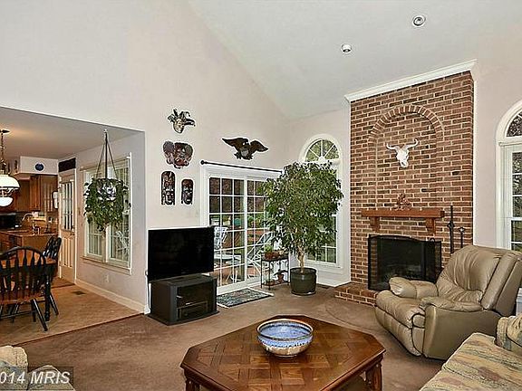 5th image of 7 Minuteman Ct