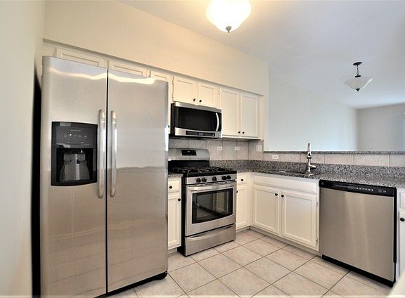 2nd image of 291 Camel Bend Ct #2