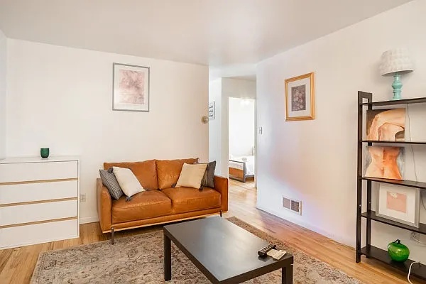 Walkable downtown 2 bedroom — Photo 4