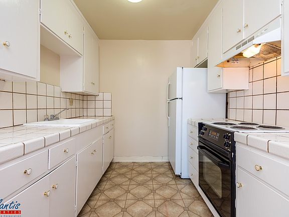 3rd image of 1183 Leigh Ave #5