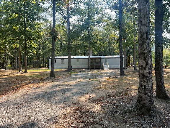3rd image of 128 Seals Rd