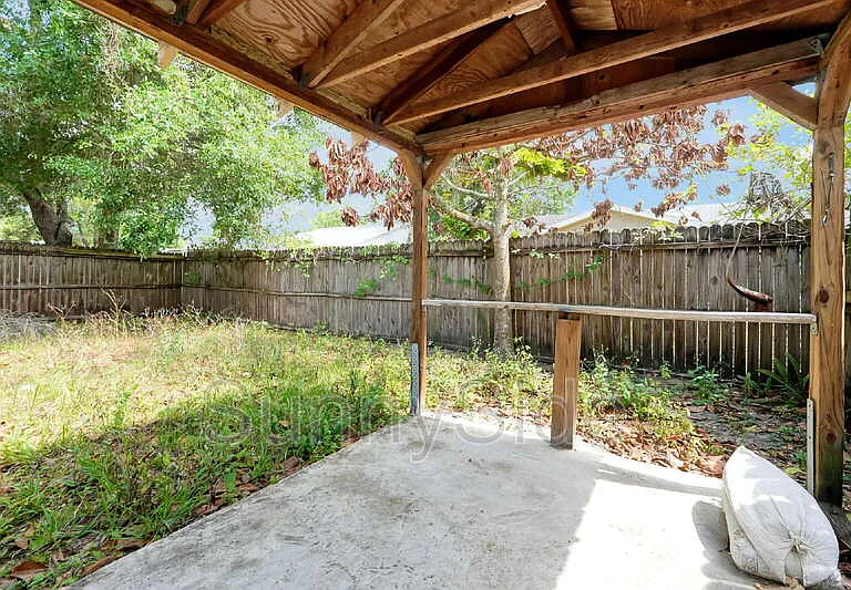 8102 Turkey Dr — Photo 27