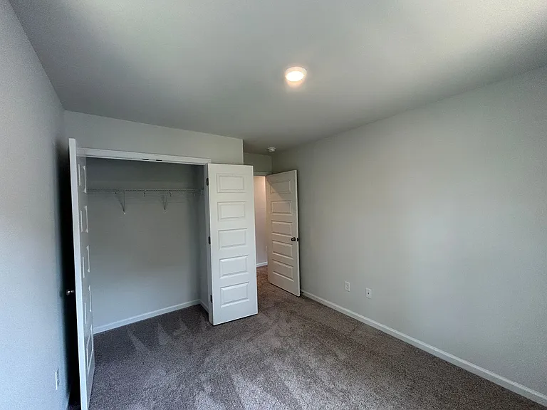 101 Avenda Ln — Photo 32