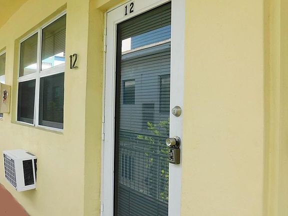 3rd image of 6944 Byron Ave Unit 12-6944-12