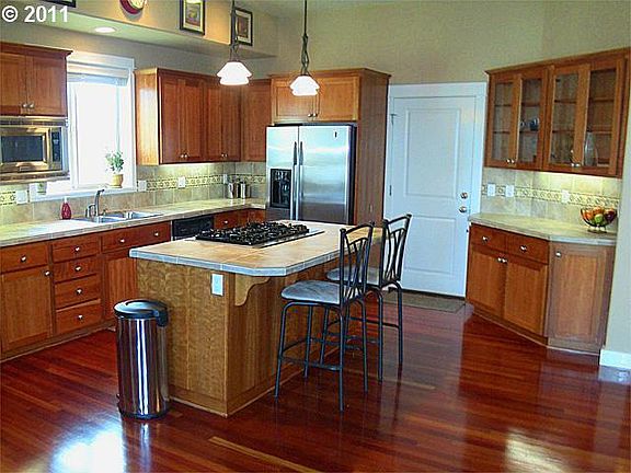 2nd image of 1242 SE 63rd Ln