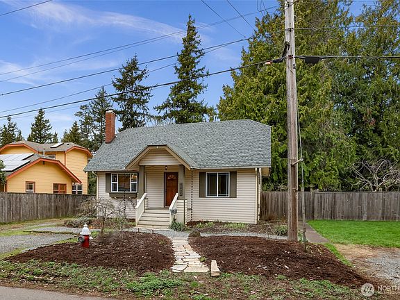 2nd image of 1420 E Maplewood Avenue