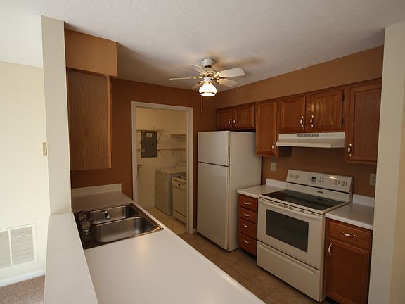 3rd image of 185 Cave Run Dr APT 8
