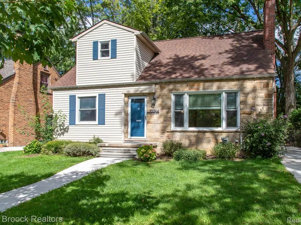 10744 Kingston Ave, Huntington Woods, MI 48070