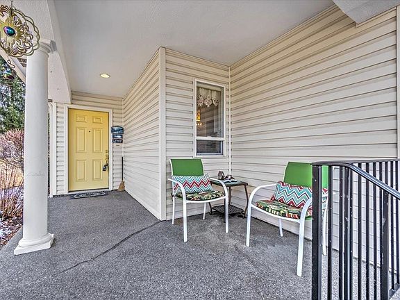 3rd image of 1158 N Tanglewood Ln