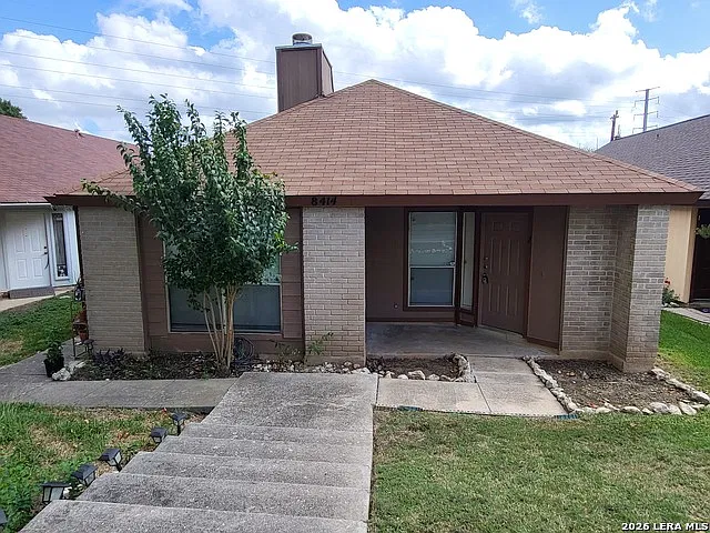 1 bed, 1.0 bath, 898 sqft, $1,025 — Photo 2