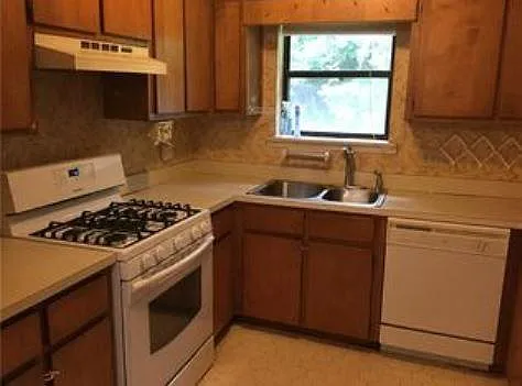 2 bed, 1082 sqft, $1,560 — Photo 2