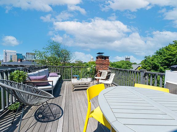 4th image of 3-106 Benefit St #3