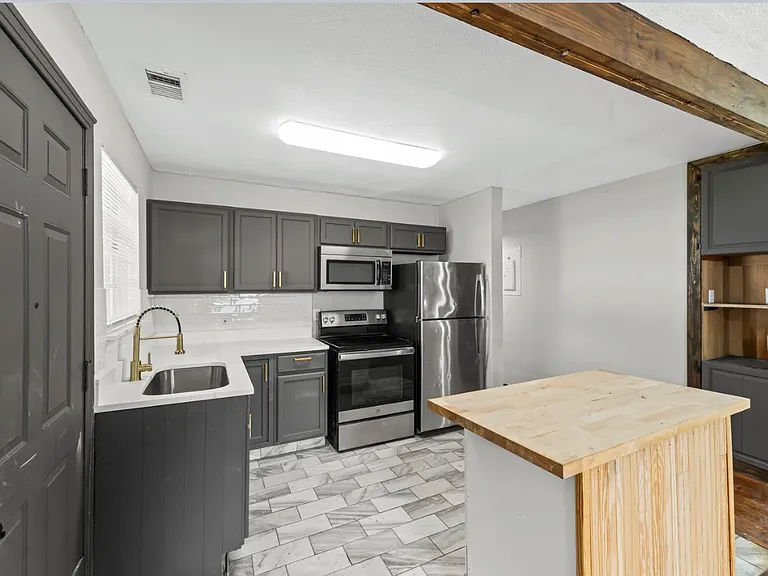 1184 Woodruff Ave — Photo 15