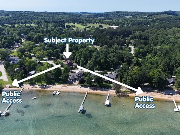 215 E 6th St, Northport, MI 49670